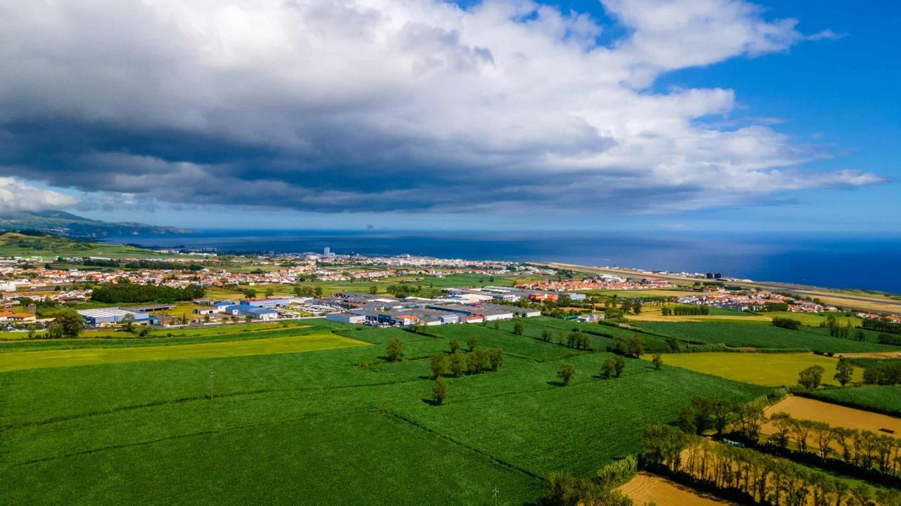 Zona Comercial e Industrial dos Valados